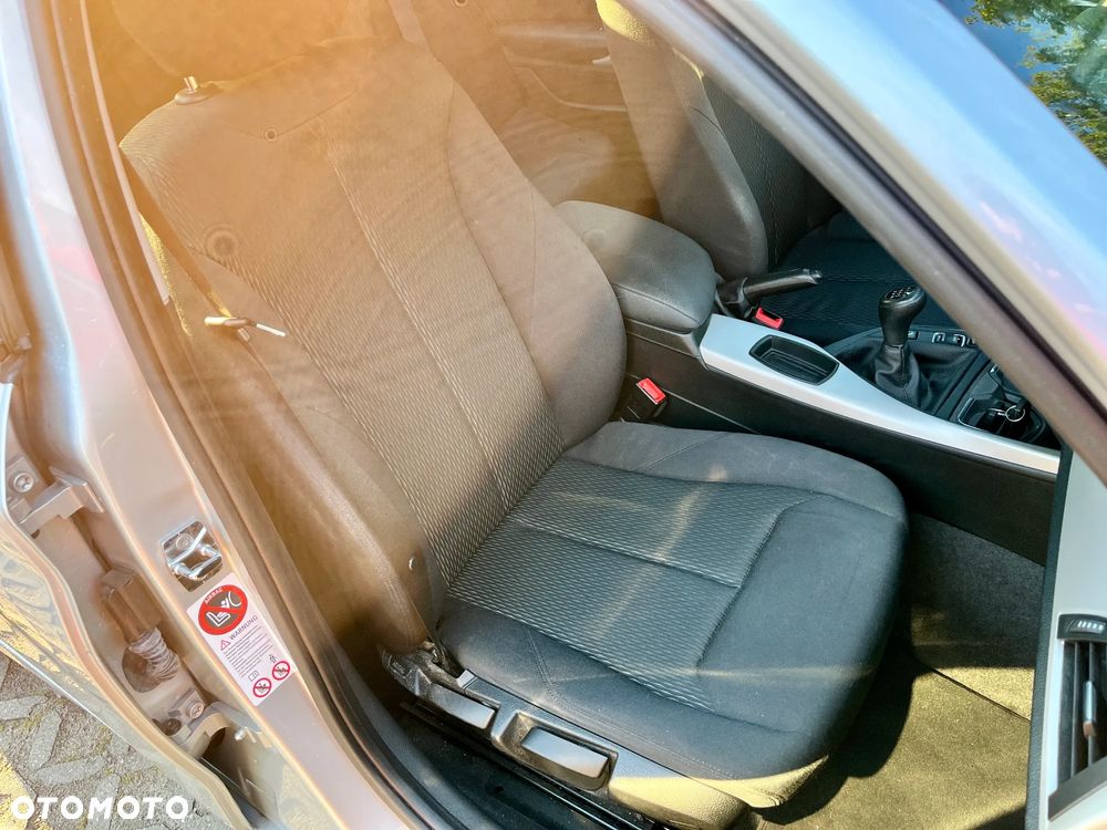 BMW Seria 1 116i - 14