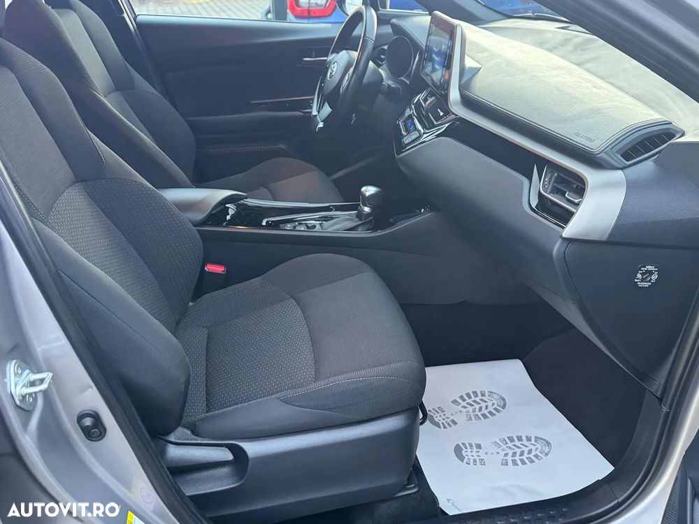 Toyota C-HR Hybrid Club - 11