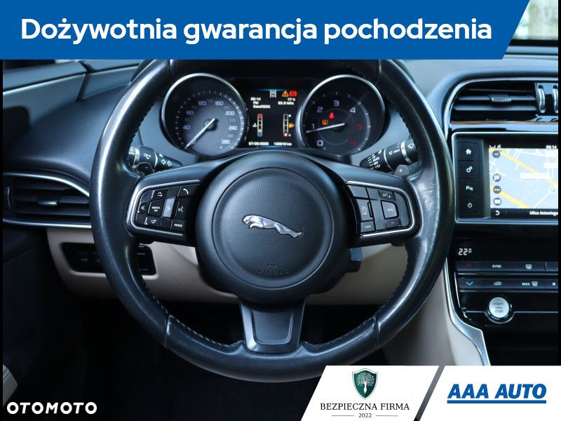 Jaguar XE - 22