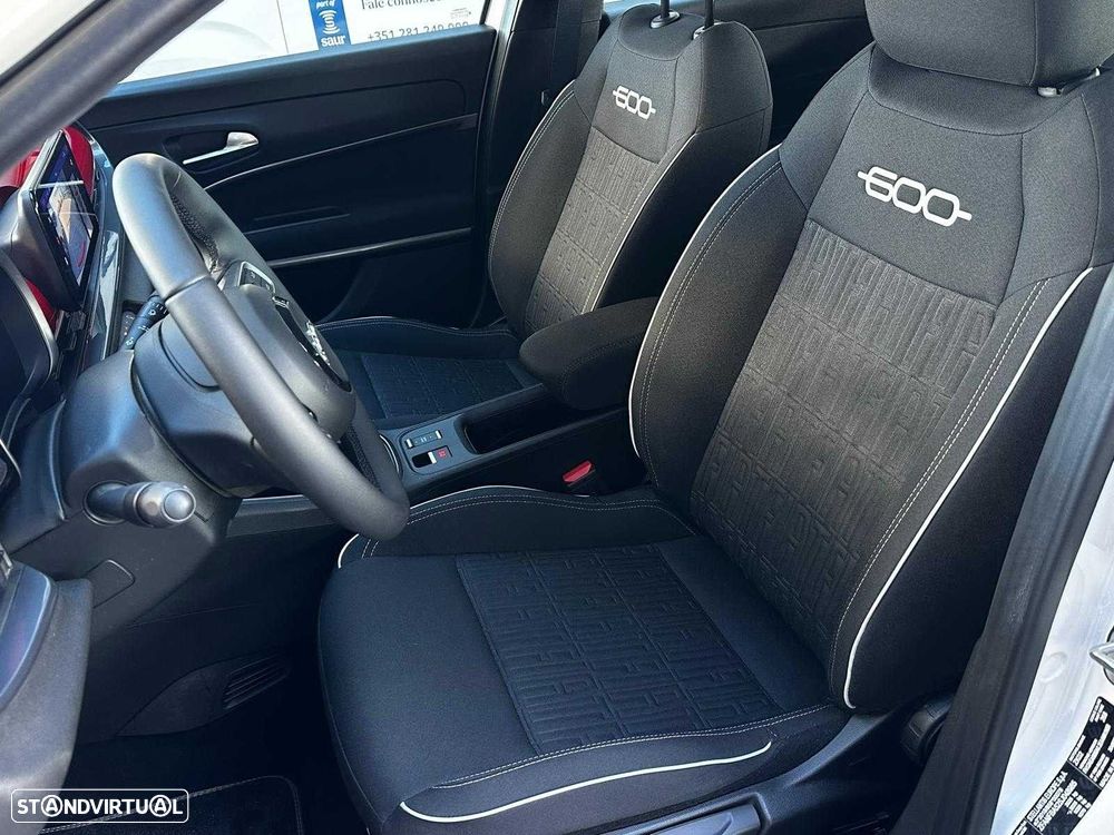 Fiat 600e 54 kWh (RED) - 10