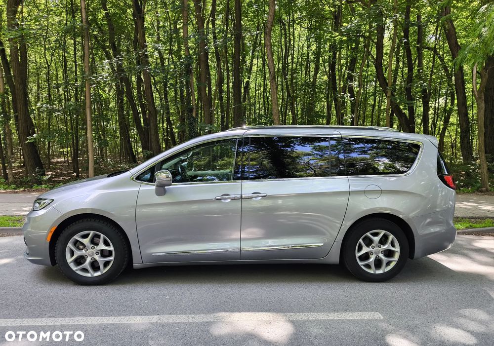 Chrysler Pacifica - 2