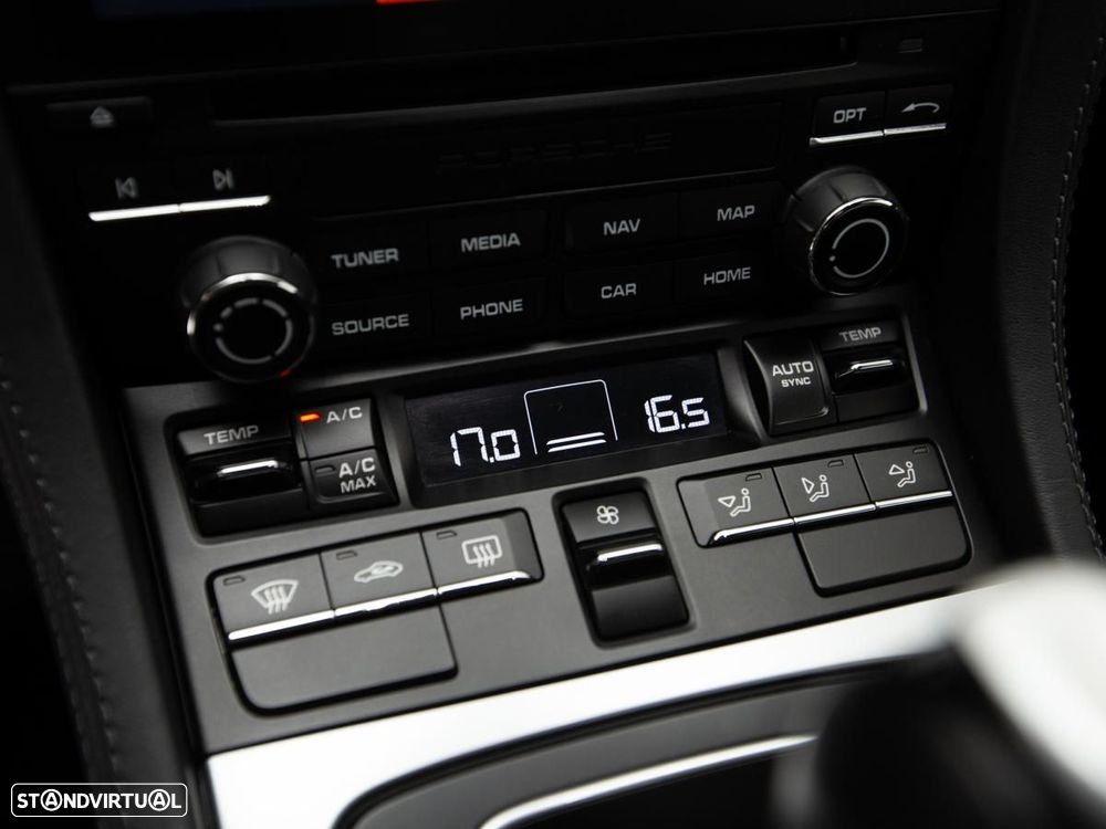 Porsche 718 Cayman - 24