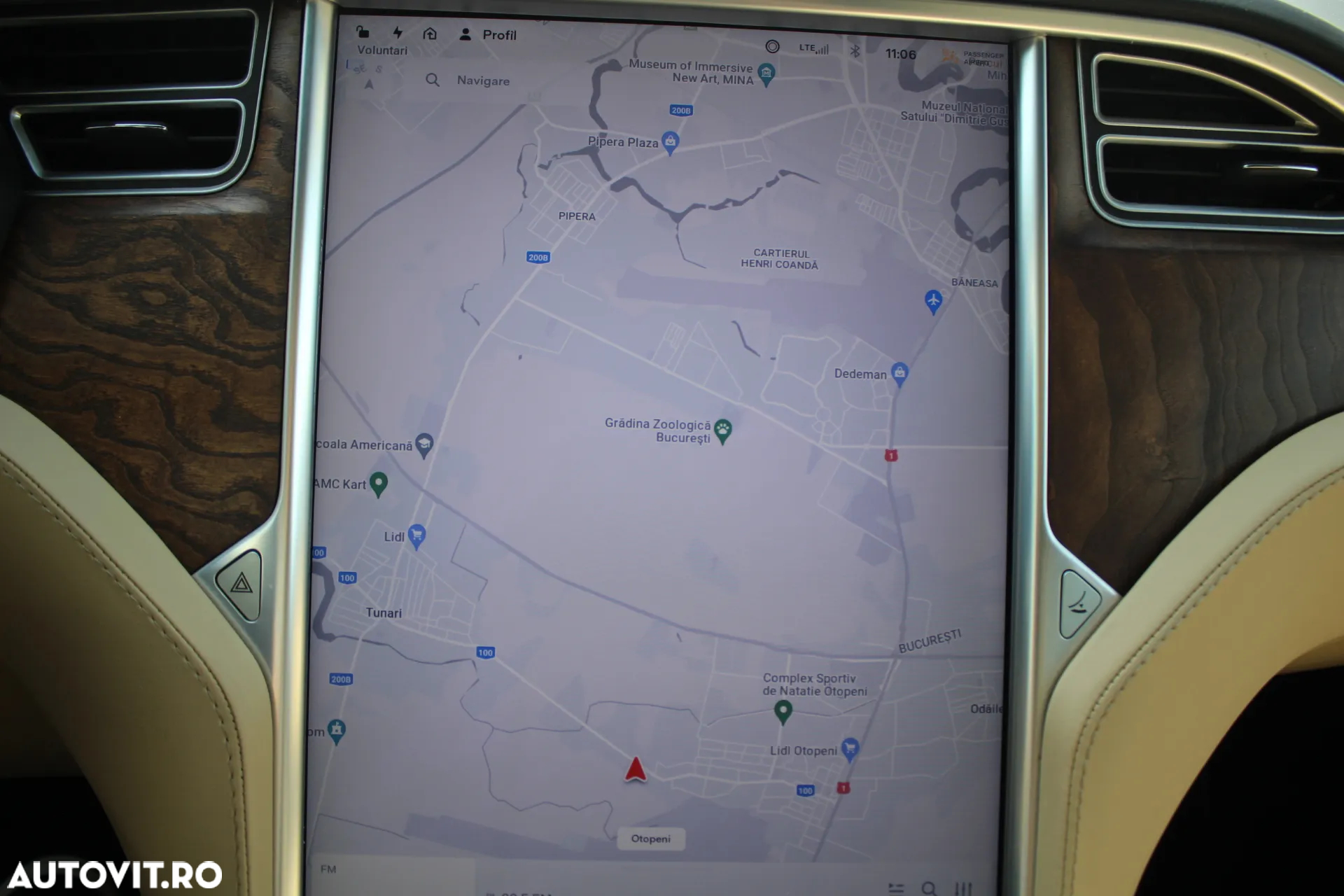Tesla Model X - 14