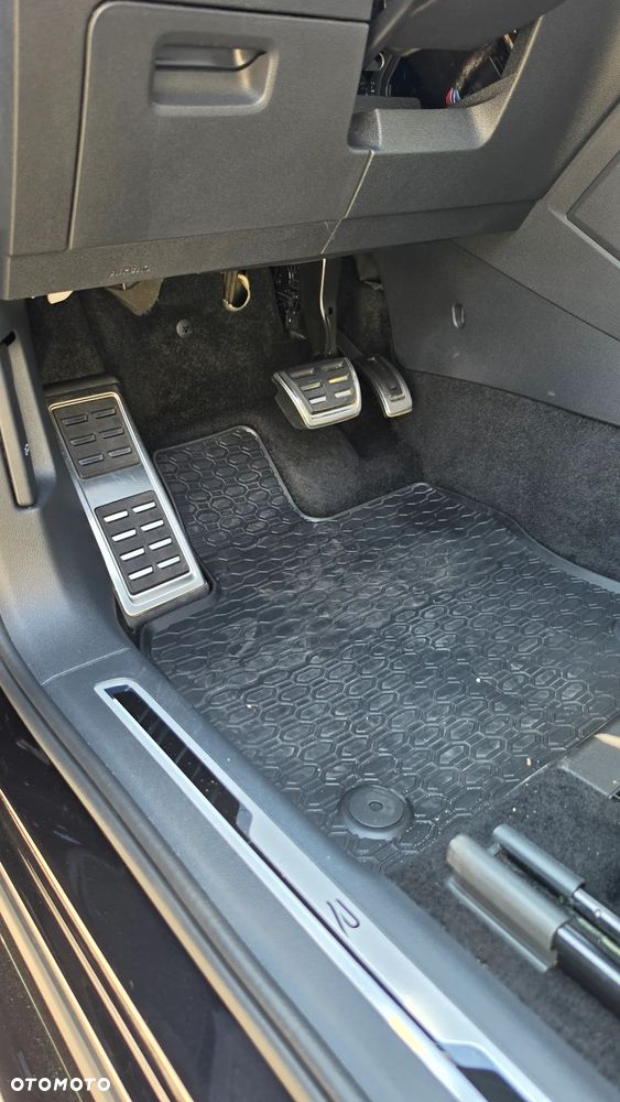 Volkswagen Tiguan - 32
