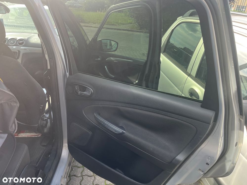 Ford S-Max - 14