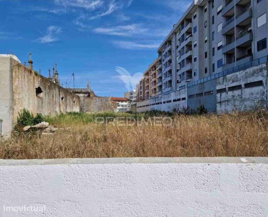Terreno com 2.700 m² no Centro de Ovar - Grande imagem: 2/3