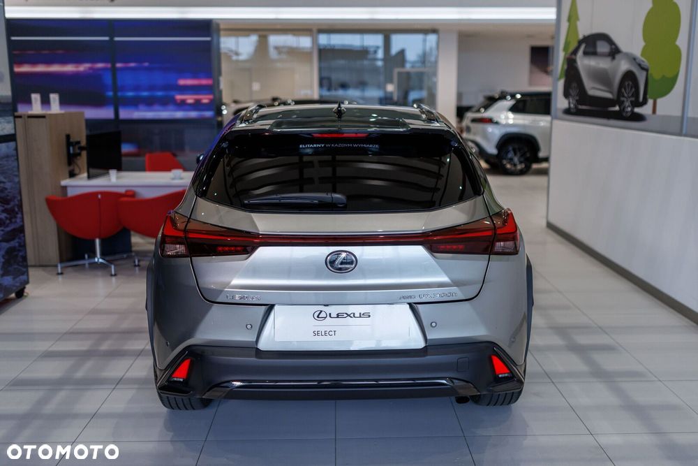 Lexus UX - 5