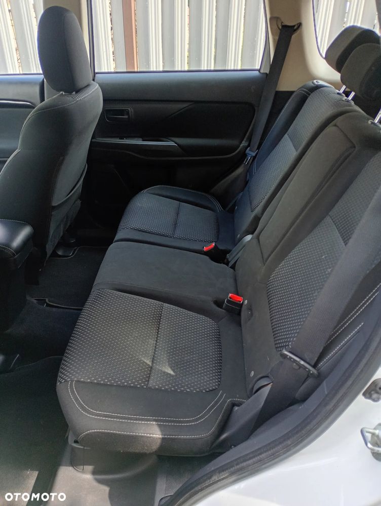 Mitsubishi Outlander - 6