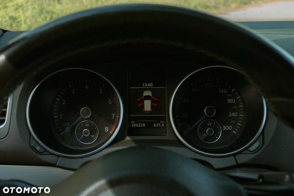 Volkswagen Golf - 6