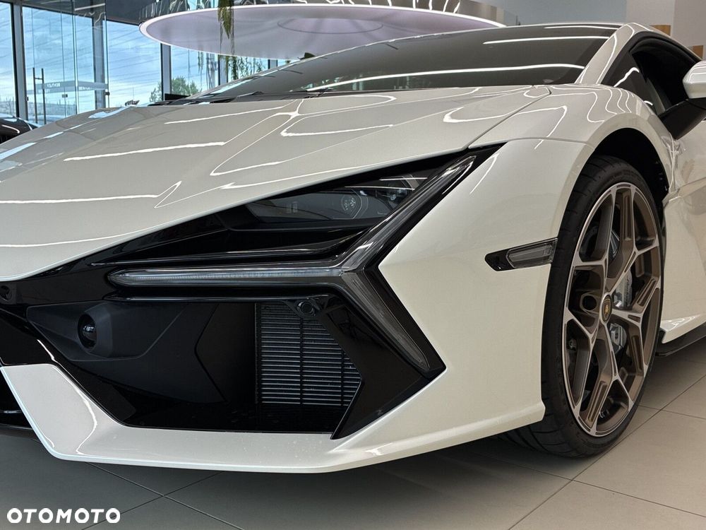 Lamborghini Revuelto - 22