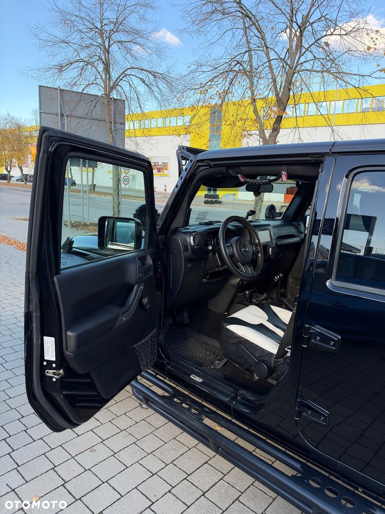Jeep Wrangler - 22