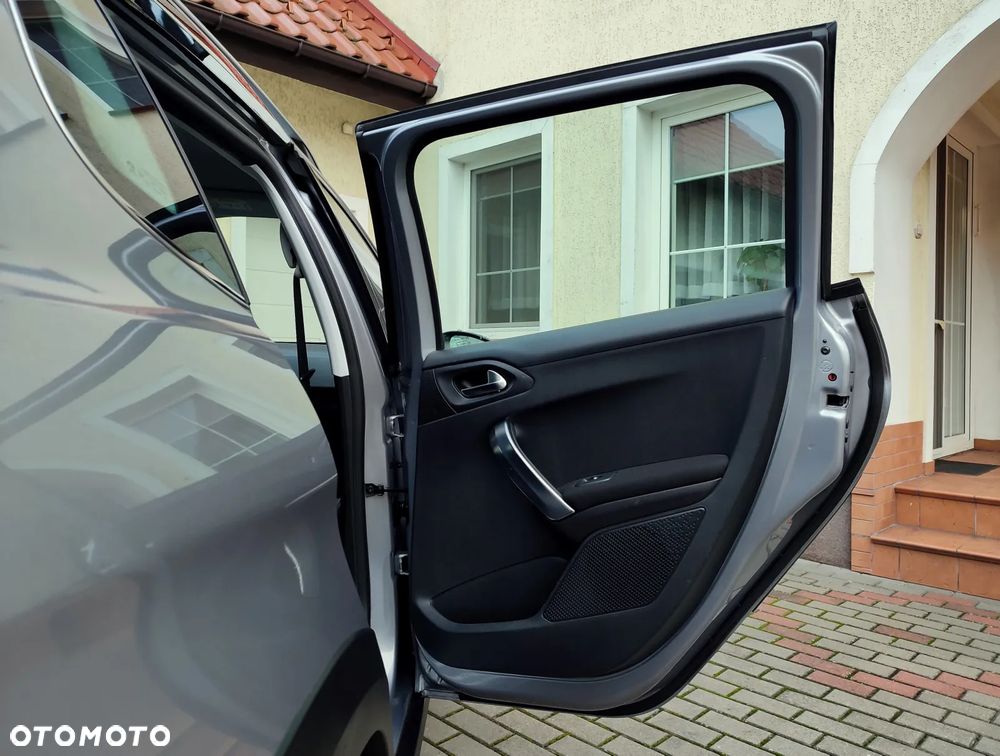 Peugeot 2008 PureTech 110 GPF Stop&Start EAT6 Allure - 16