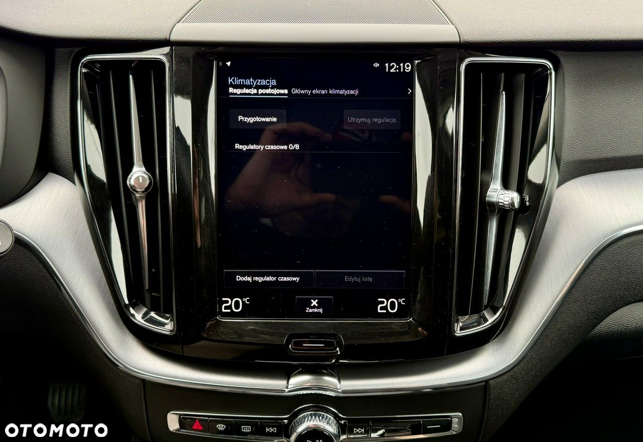 Volvo XC 60 D4 AWD Momentum Pro - 27