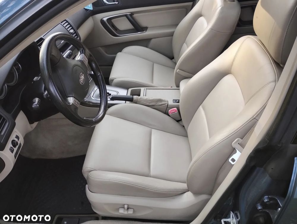 Subaru Outback 3.0 H6 - 17