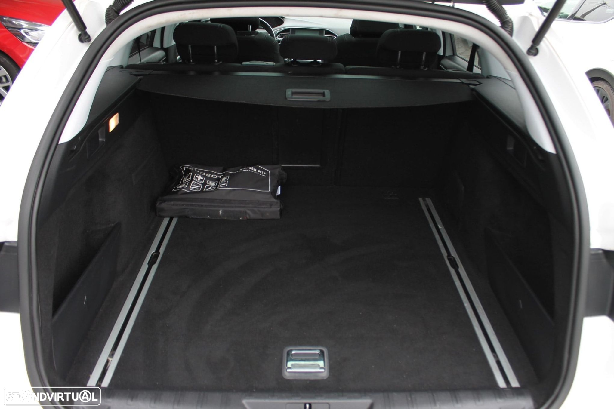 Peugeot 308 SW 1.6 BlueHDi Active - 11