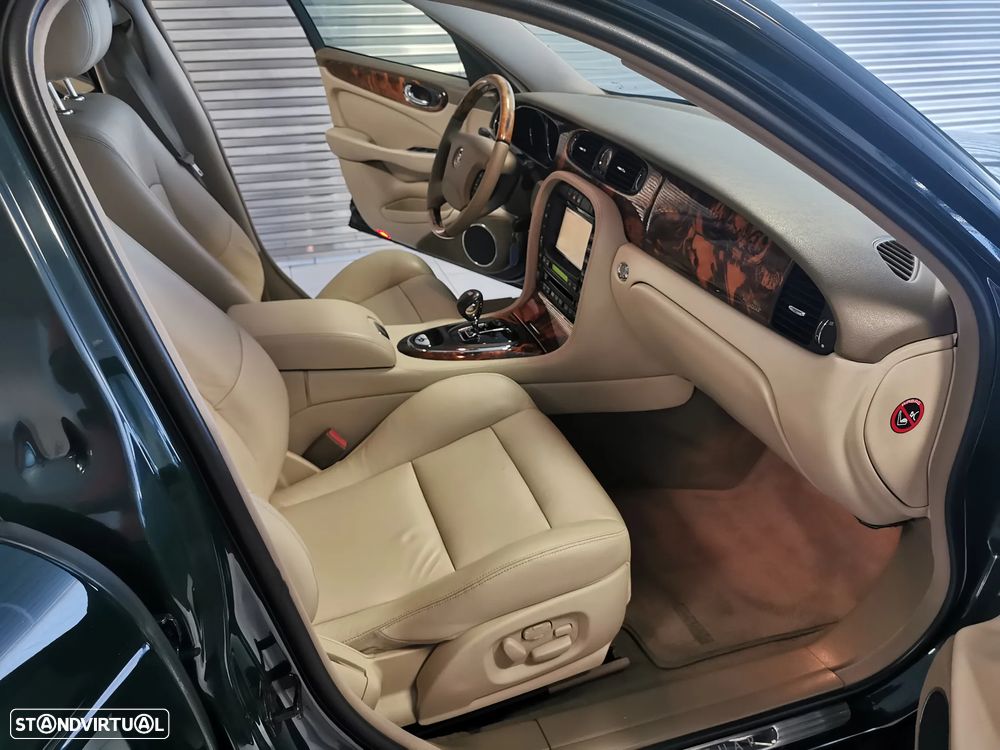 Jaguar XJ XJ8 4.2 Super V8 S/C - 14