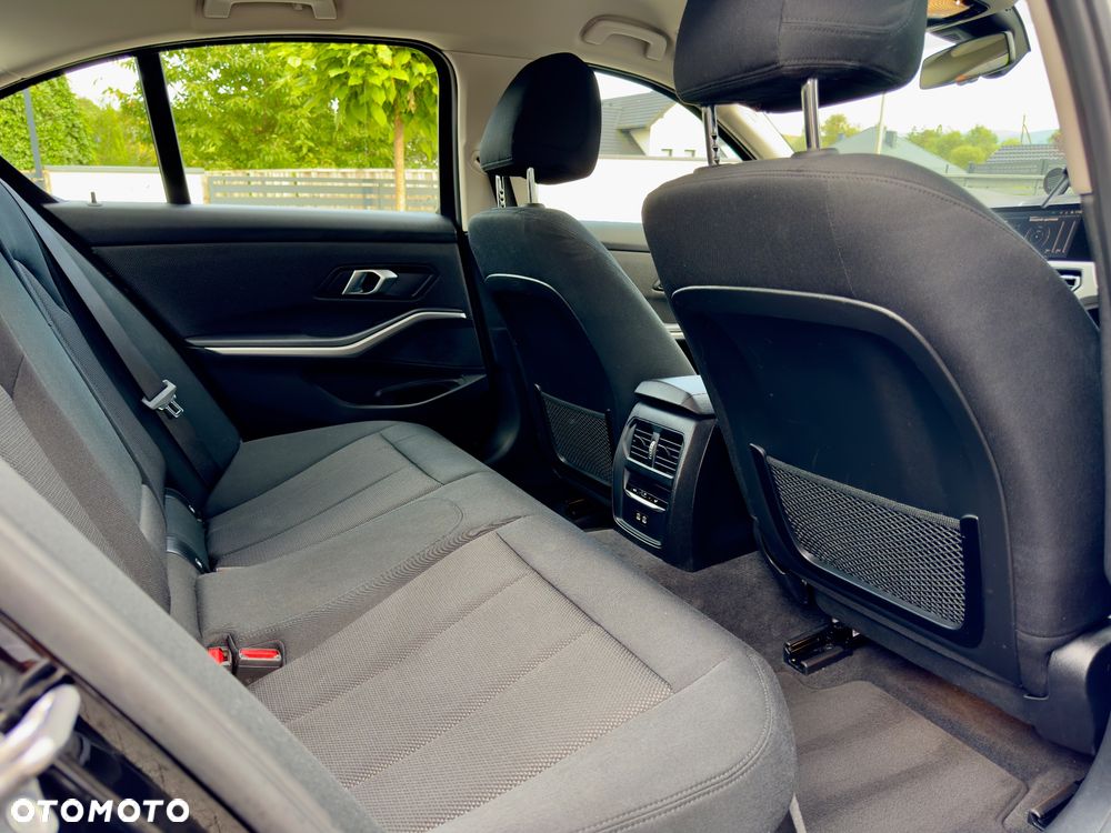 BMW Seria 3 330e Advantage - 19