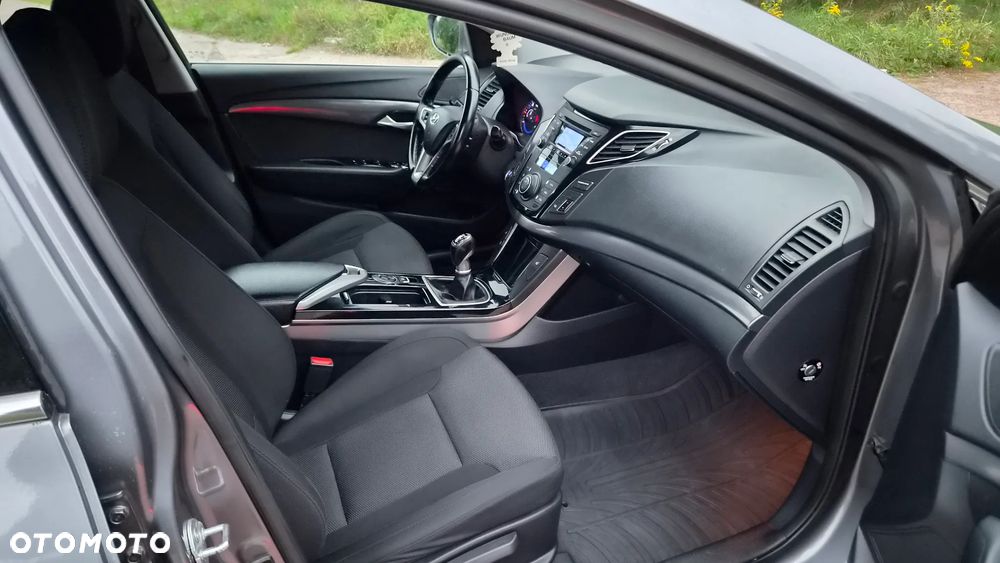 Hyundai i40 i40cw 1.7 CRDi Fifa World Cup Edition - 19