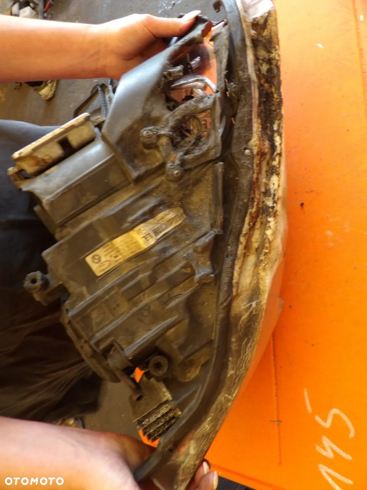 BMW - E90 - BIXENON - SKRĘTNA - LIFT - SPALONA - PRAWA LAMPA PRZEDNIA - EUROPA - 7240264 - 8