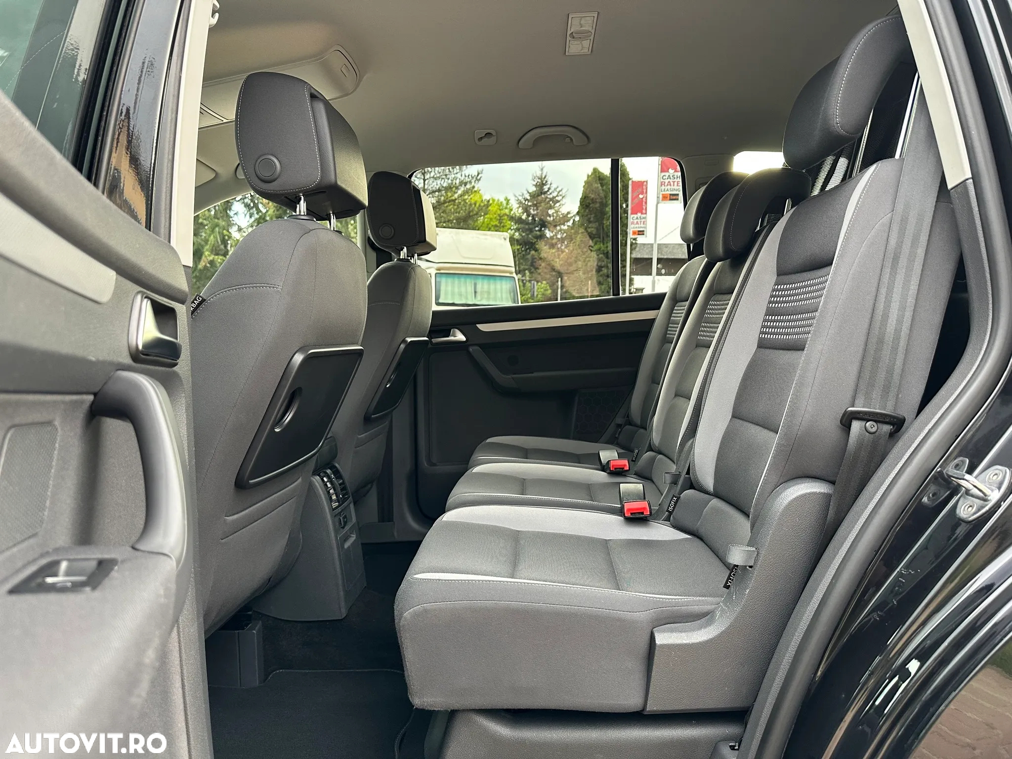 Volkswagen Touran 2.0 TDI DPF BlueMotion Technology DSG Life - 28