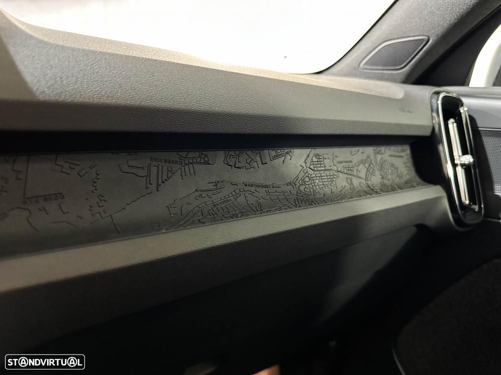 Volvo C40 Recharge 82 kWh Twin Motor Plus - 32