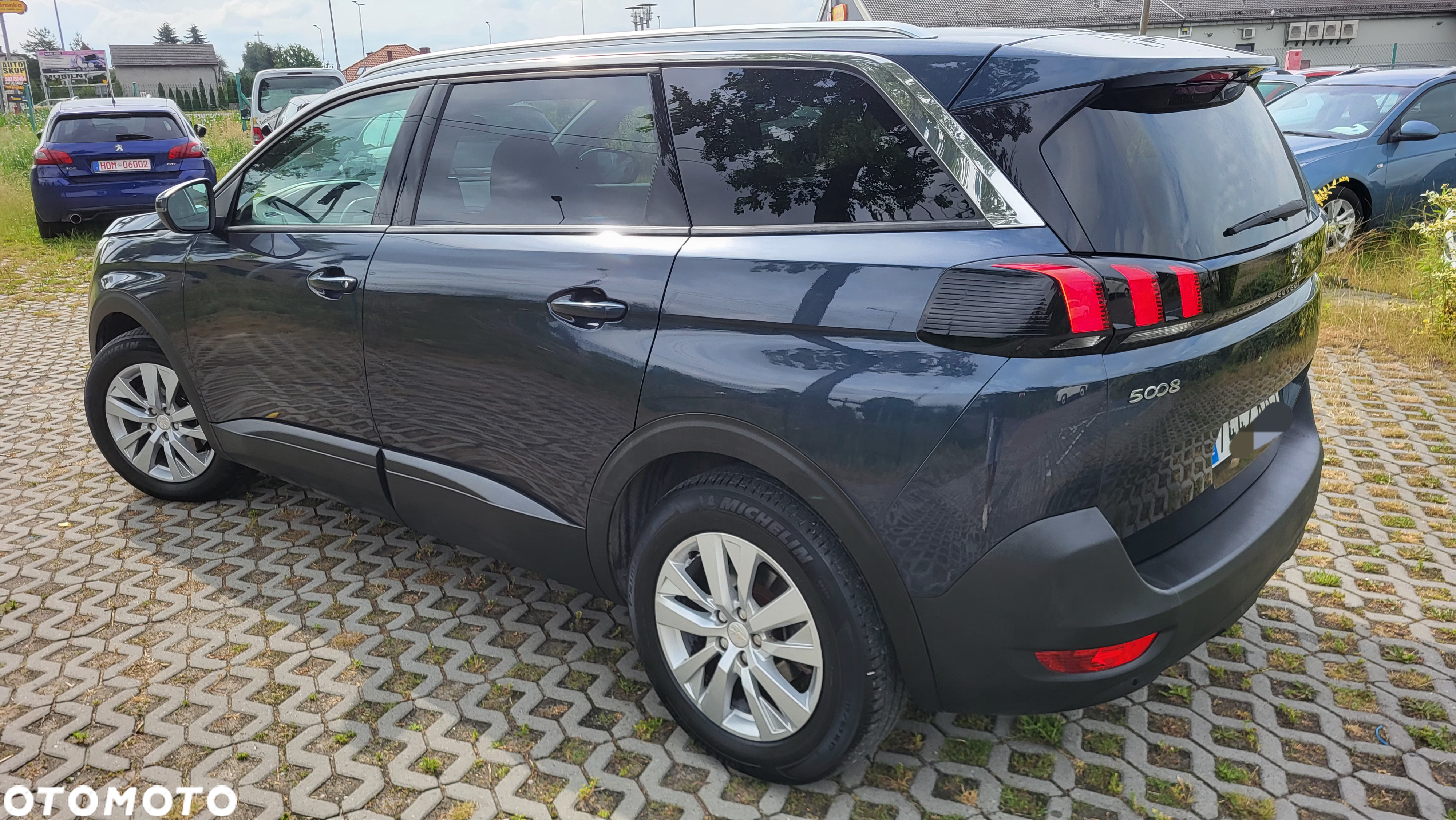Peugeot 5008 BlueHDI 120 EAT6 Active - 4