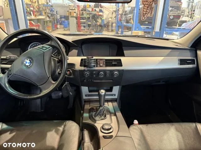 BMW Seria 5 523i - 17