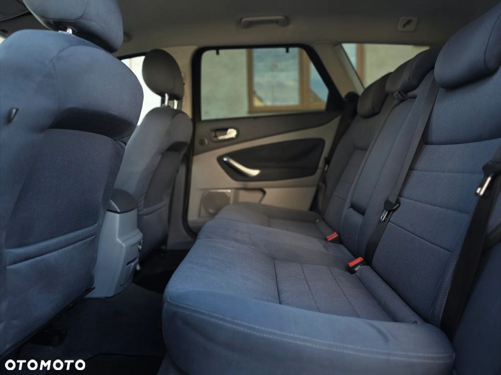 Ford Mondeo - 17