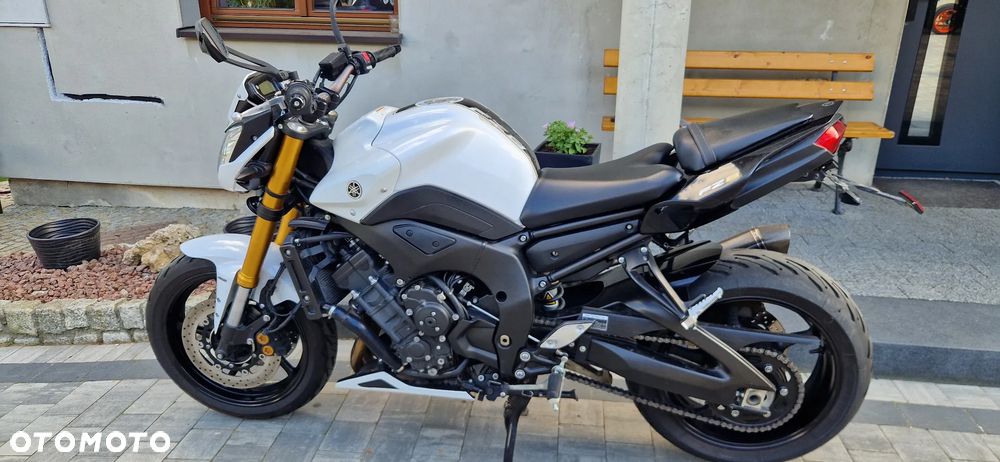 Yamaha FZ8 - 13