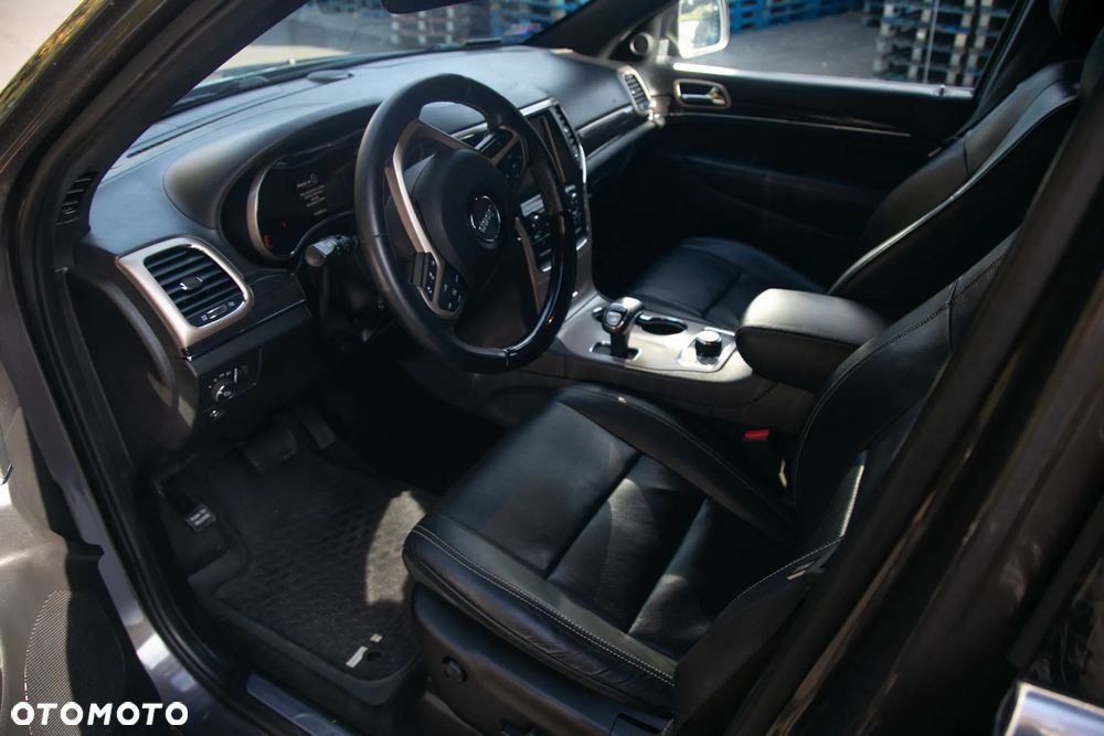 Jeep Grand Cherokee - 15