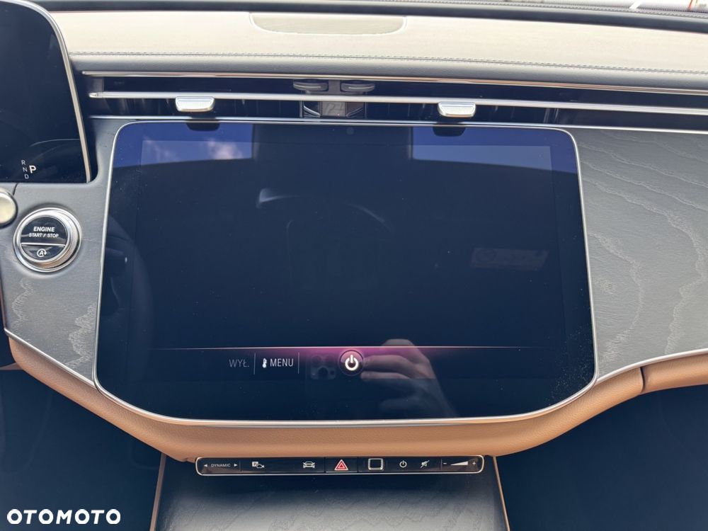 Mercedes-Benz Klasa E 200 mHEV 4-Matic Avantgarde 9G-Tronic - 28