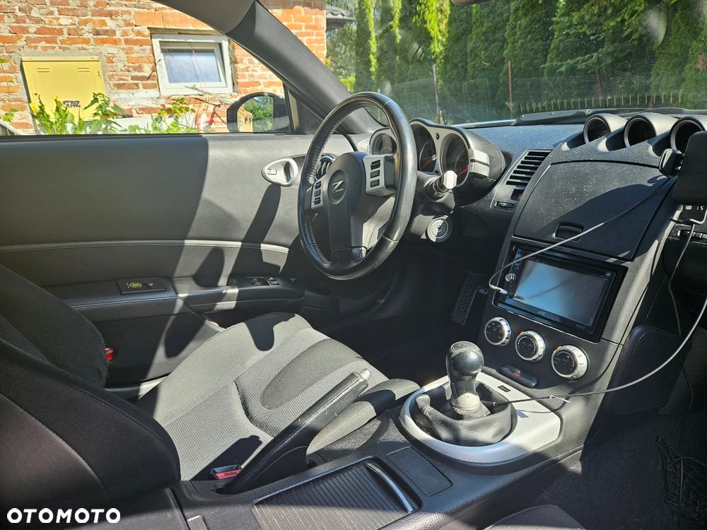 Nissan 350 Z Standard - 9