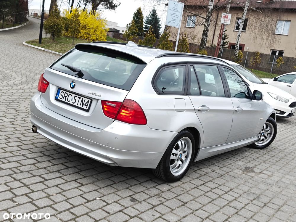 BMW Seria 1 116d DPF - 5
