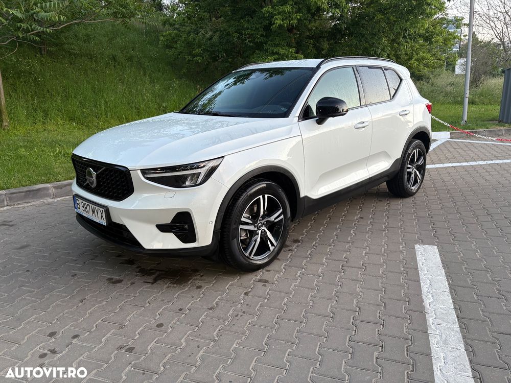 Volvo XC 40 B4 AT8 AWD Mild Hybrid R-Design - 1