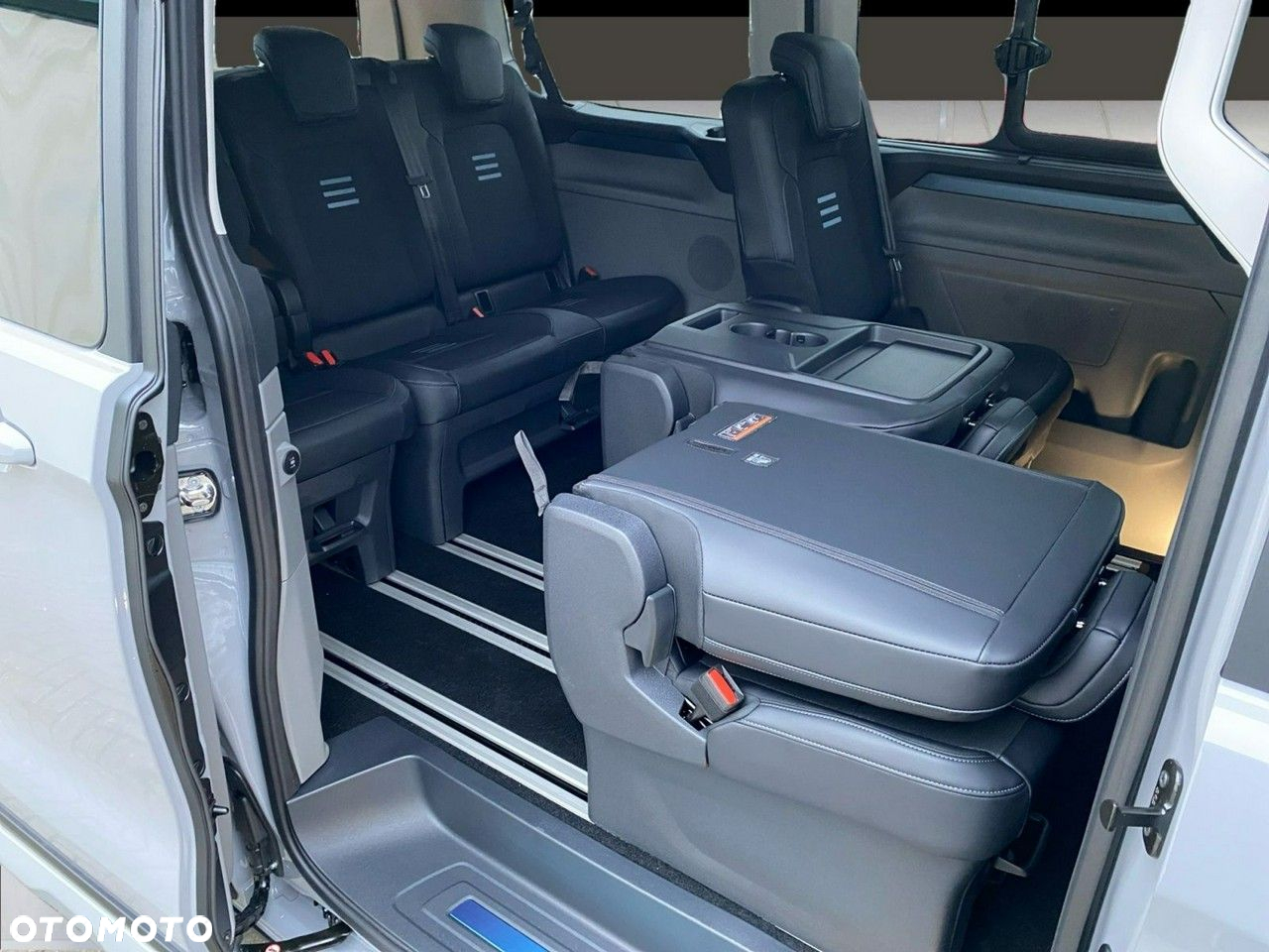 Ford Tourneo Custom - 3