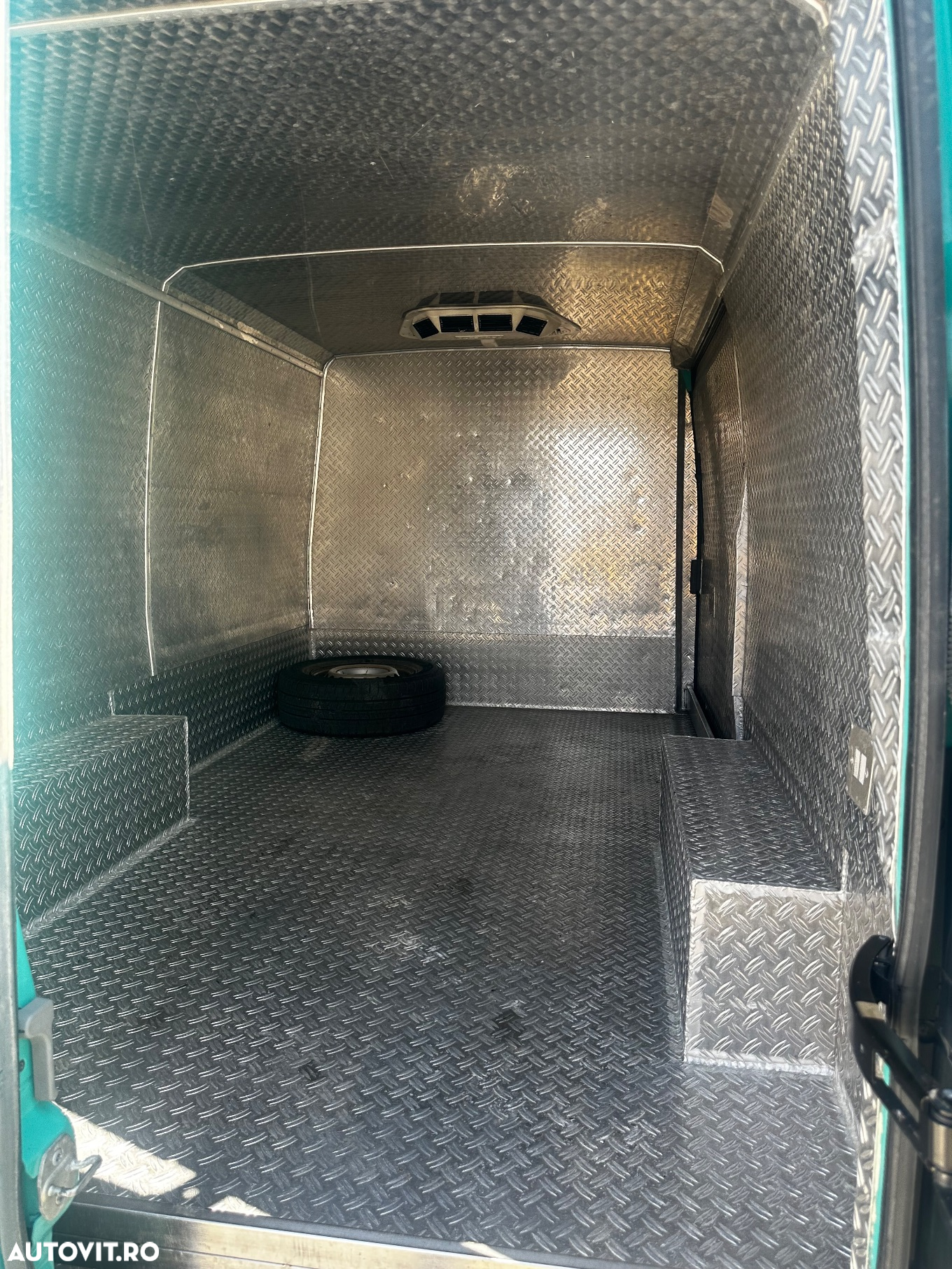 Mercedes-Benz Sprinter - 8
