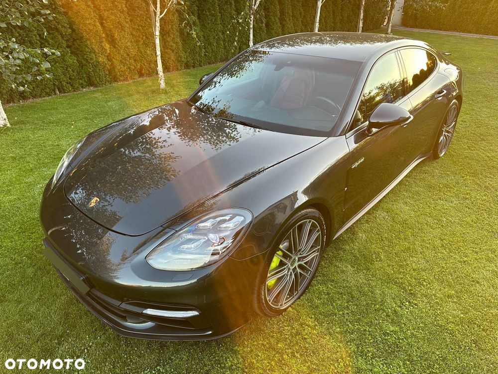 Porsche Panamera 4 E-Hybrid 10 Years Edition - 13