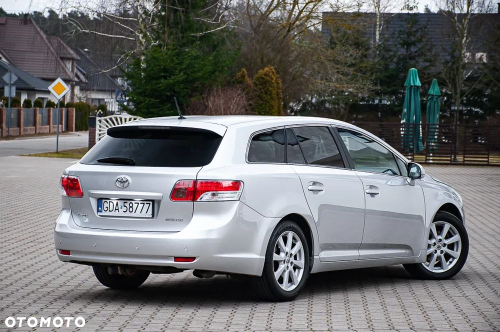 Toyota Avensis 2.0 D-4D Luna - 16
