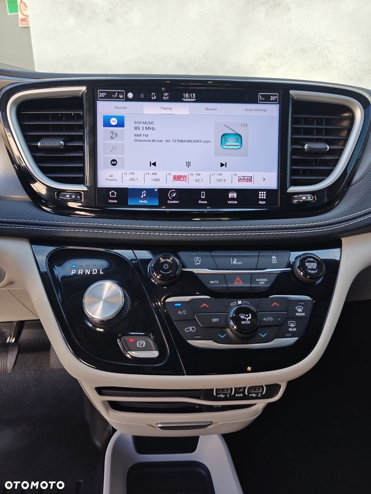 Chrysler Pacifica - 15