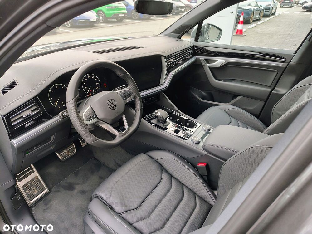 Volkswagen Touareg - 16