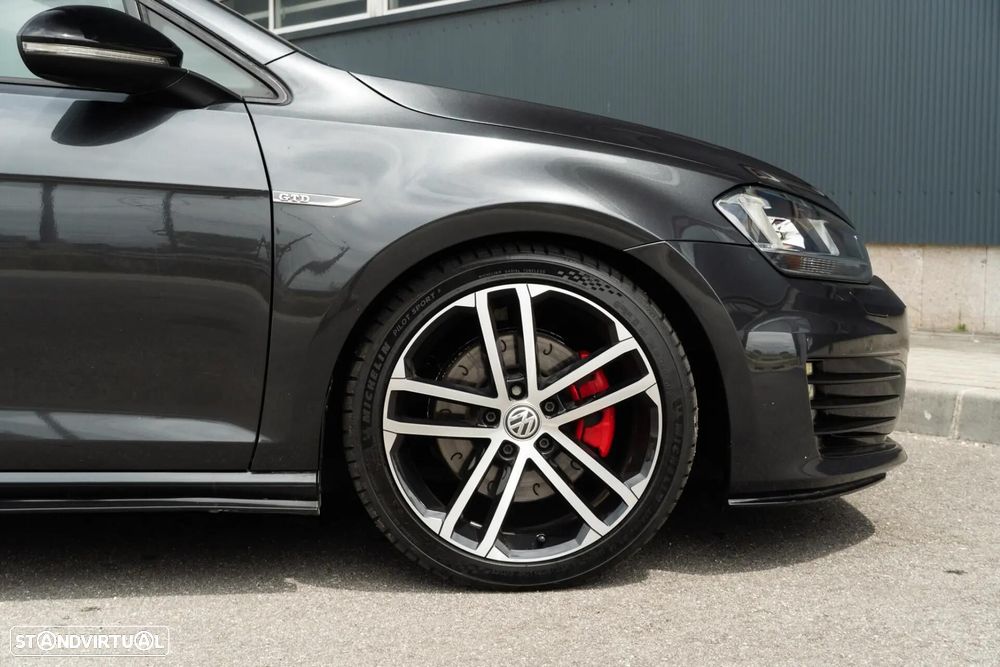 VW Golf 2.0 TDI GTD DSG - 36
