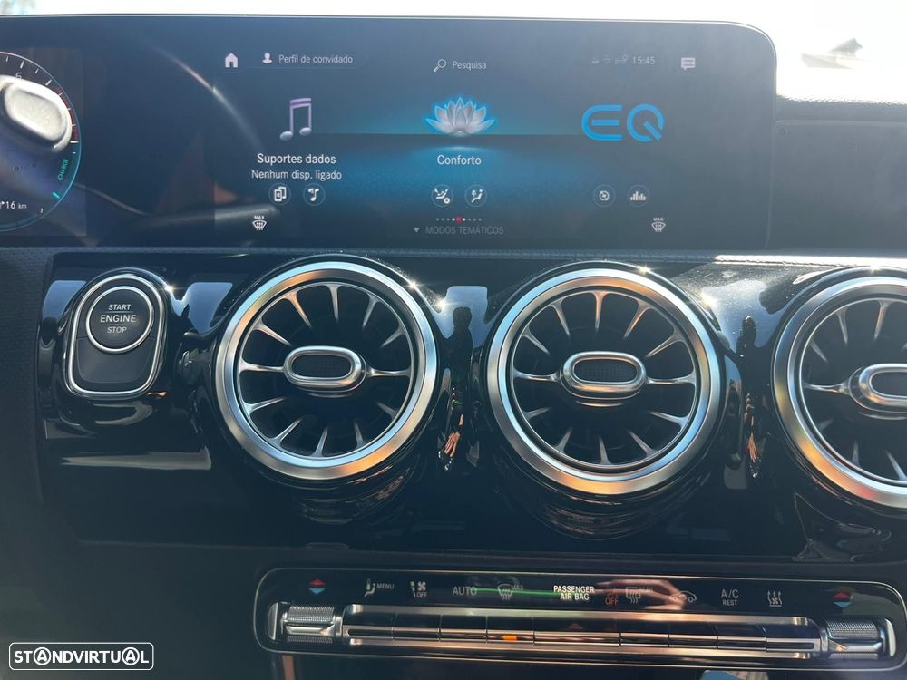 Mercedes-Benz A 250 Limousine e AMG Line - 31