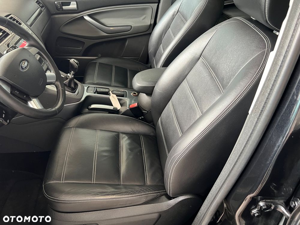 Ford Kuga - 12