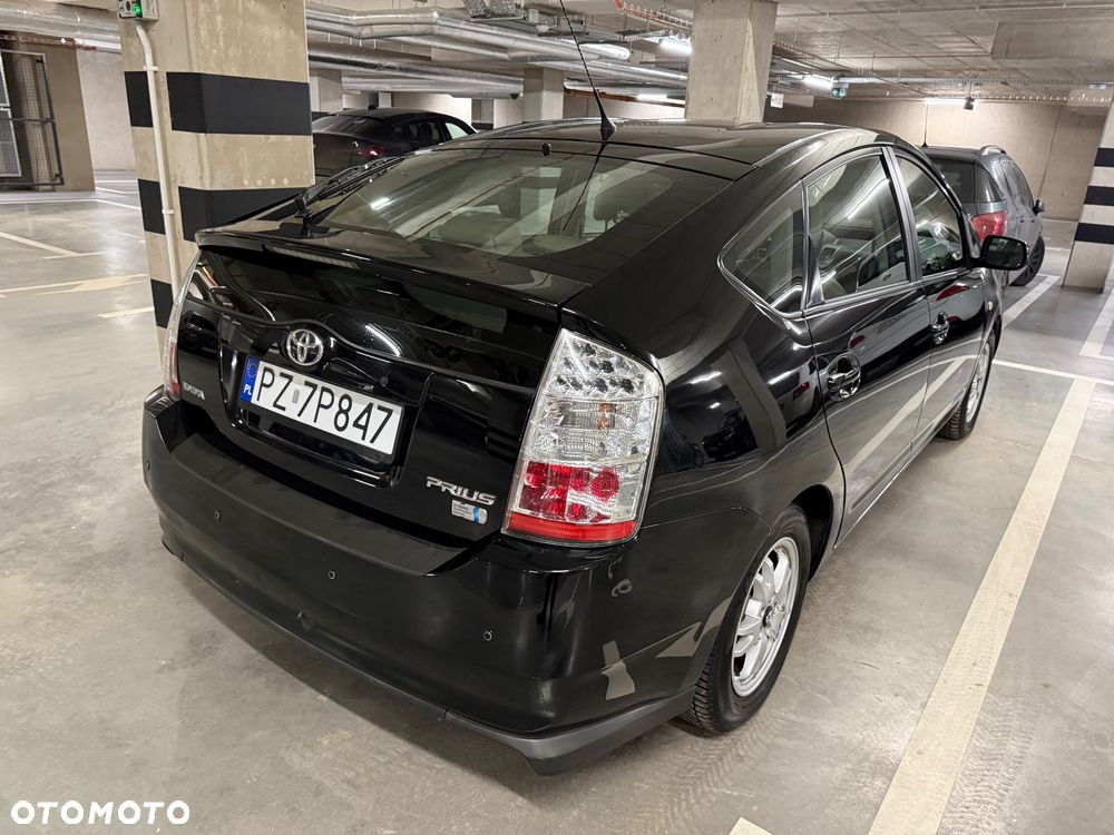 Toyota Prius 1.5 VVT-i Prestige - 4