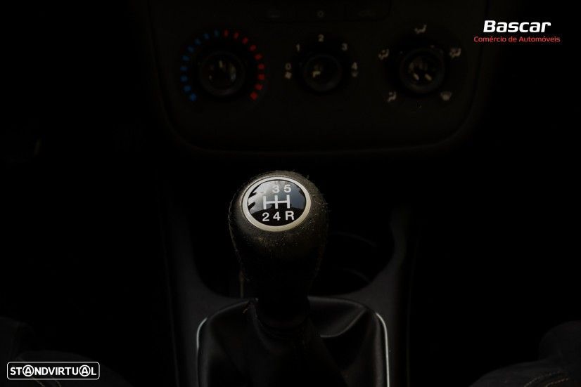 Fiat Punto 1.3 M-Jet Lounge S&S - 29