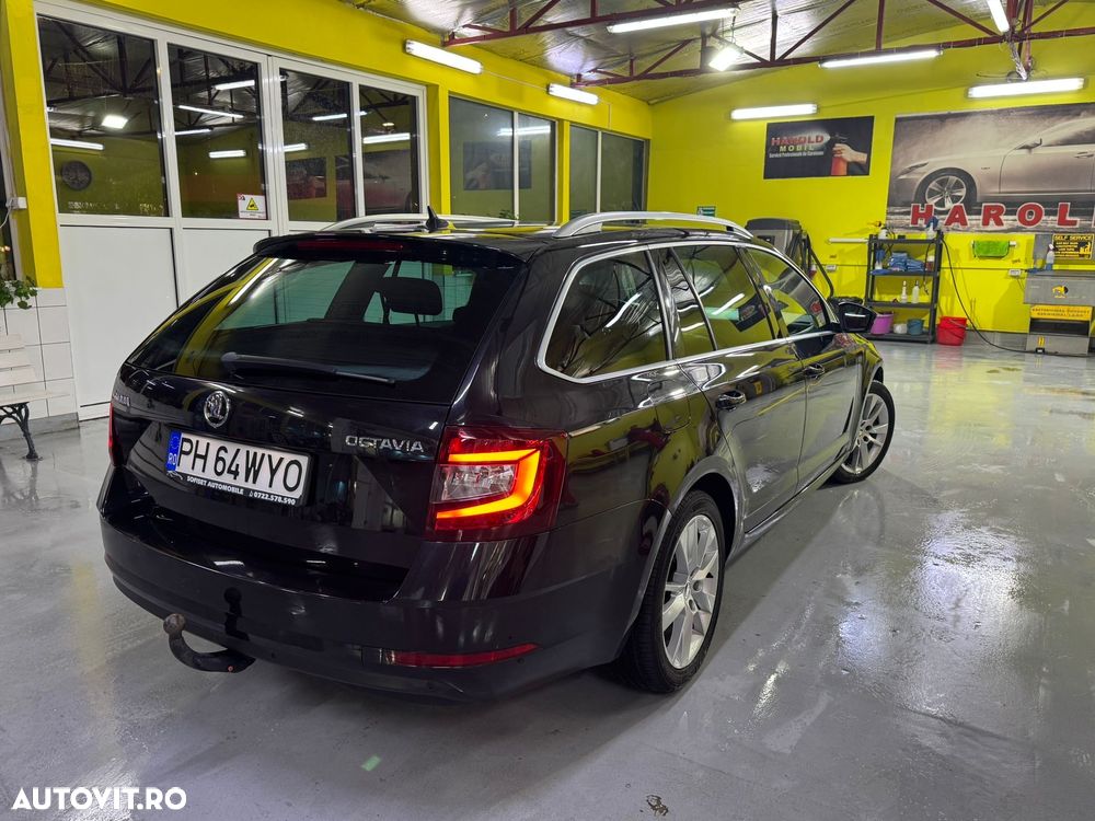 Skoda Octavia Combi Diesel 1.6 TDI Style - 16