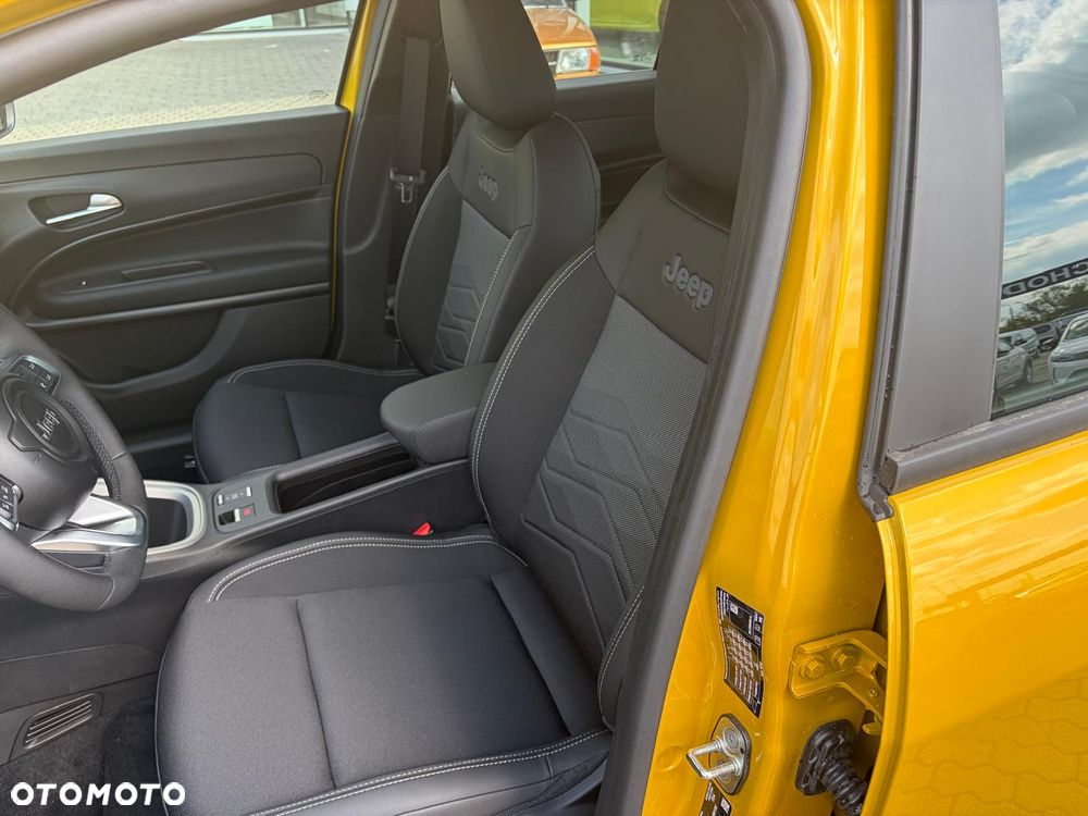 Jeep Avenger 1.2 T3 mHEV Altitude FWD eDCT6 - 5