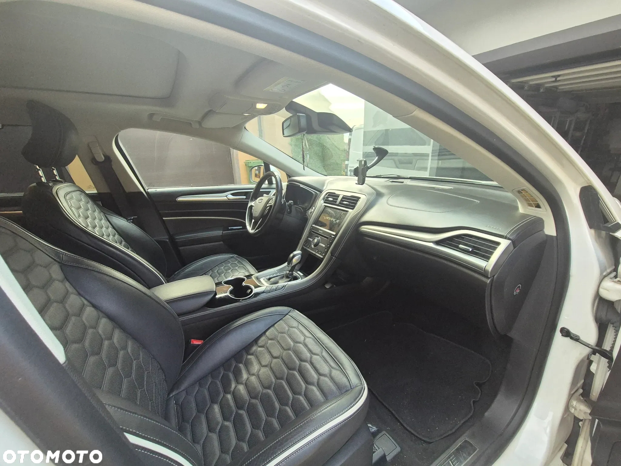 Ford Mondeo 2.0 TDCi Start-Stopp PowerShift-Aut Vignale - 2