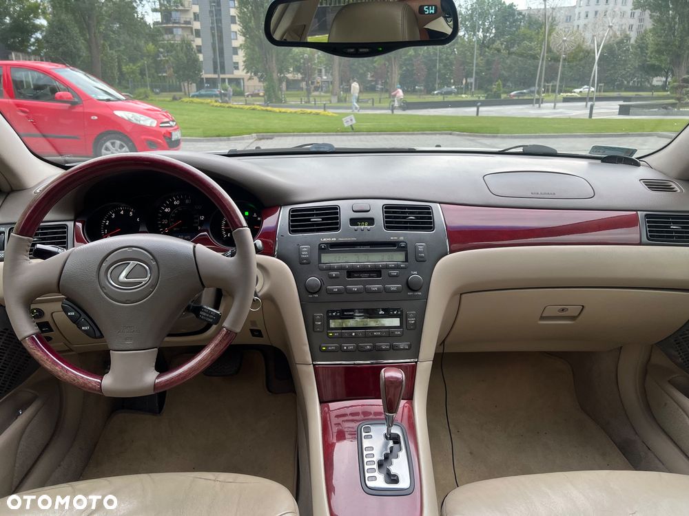 Lexus ES - 24