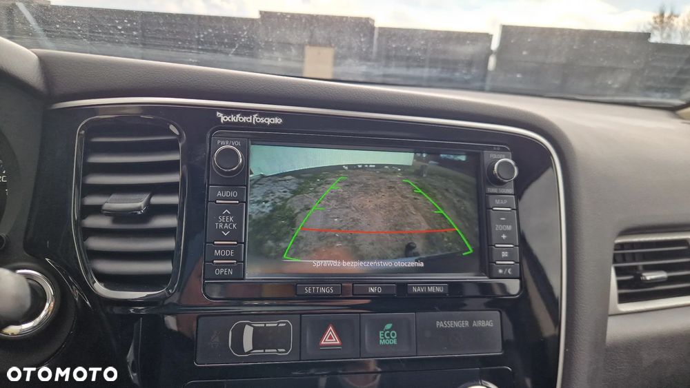 Mitsubishi Outlander 2.0 4WD Top - 20